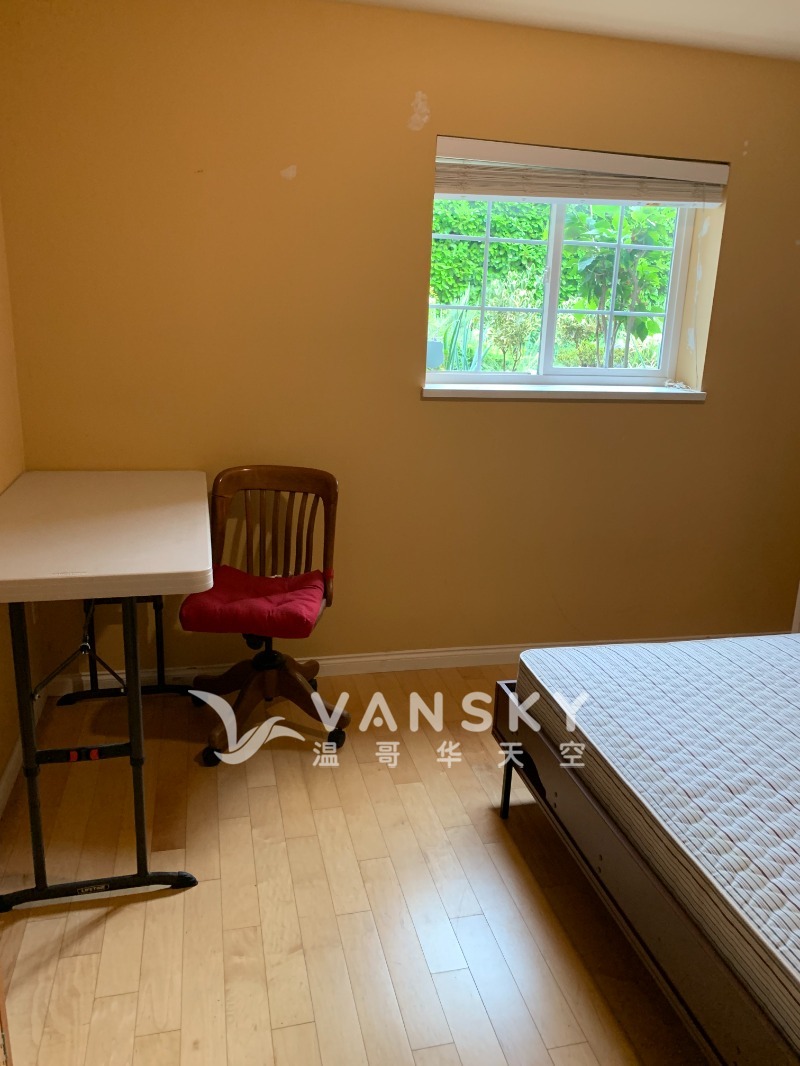 260222115818_Downstair small bedroom.jpg